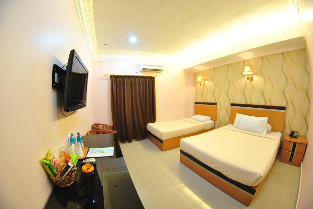 Hotel Panorama Tanjungpinang Exteriör bild